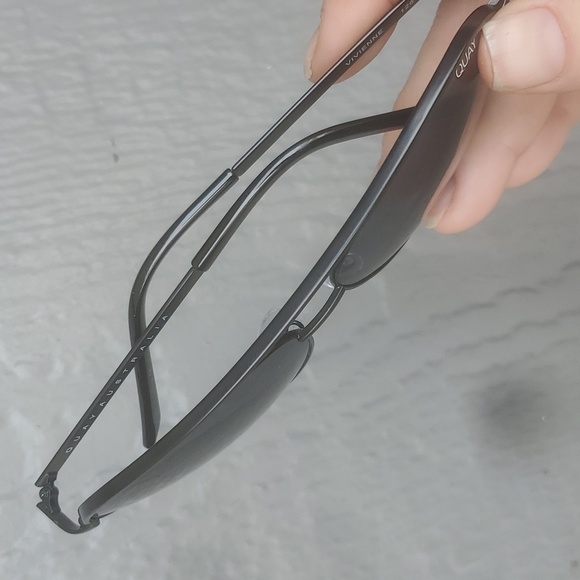 QUAY Australia Vivienne Sunglasses. - Picture 14 of 14